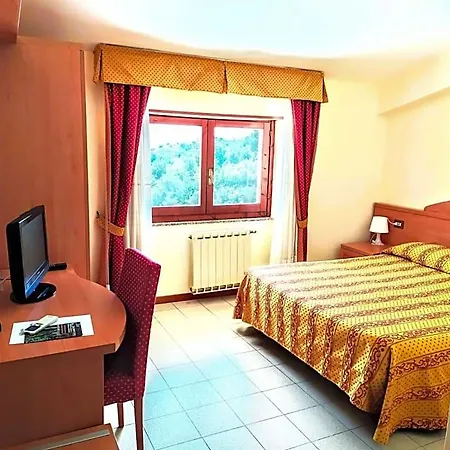 L'oliveto Hotel Cineto Romano